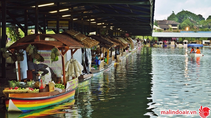 Chợ nổi Lembang
