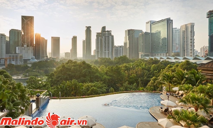 Kuala Lumpur có nhiều khách sạn đẹp. Còn đây là ban công của Mandarin Oriental Kuala Lumpur