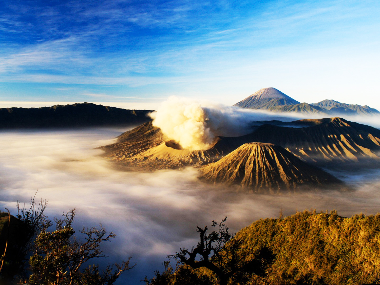 Núi Bromo ở đảo Java - Indonesia