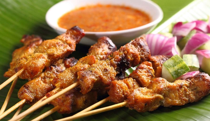 Thưởng thức món thịt Satay của người Malaysia